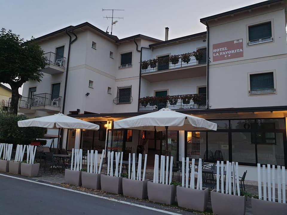 Hotel La Favorita Peschiera del Garda Esterno foto