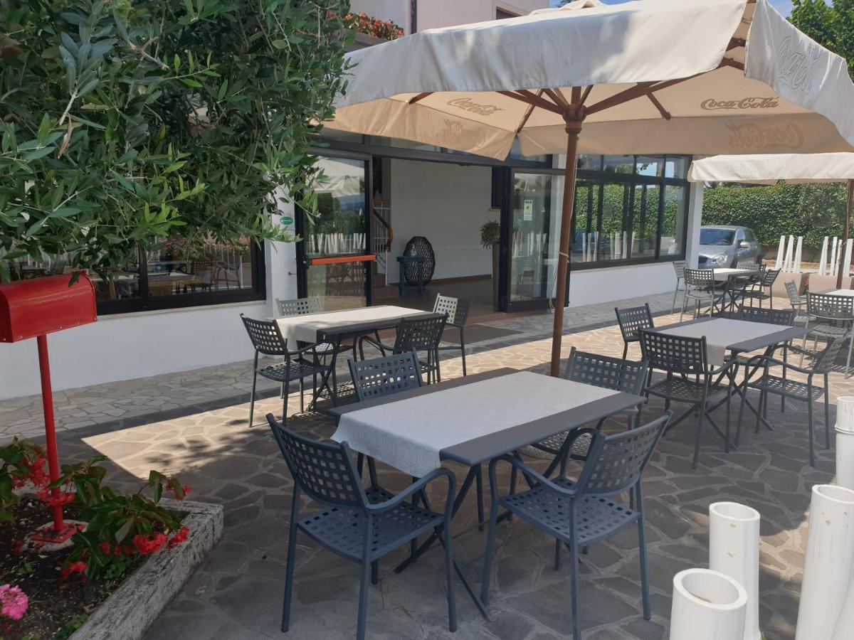 Hotel La Favorita Peschiera del Garda Esterno foto