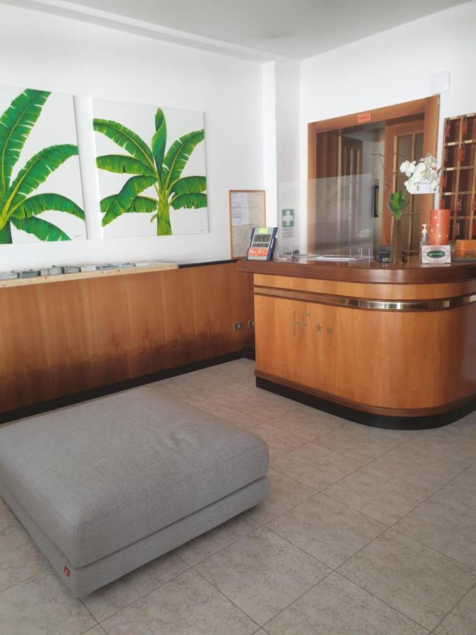 Hotel La Favorita Peschiera del Garda Esterno foto