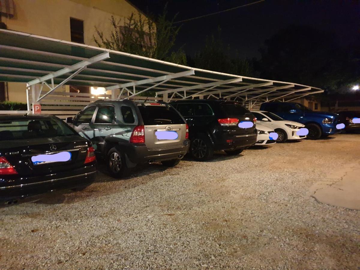 Hotel La Favorita Peschiera del Garda Esterno foto
