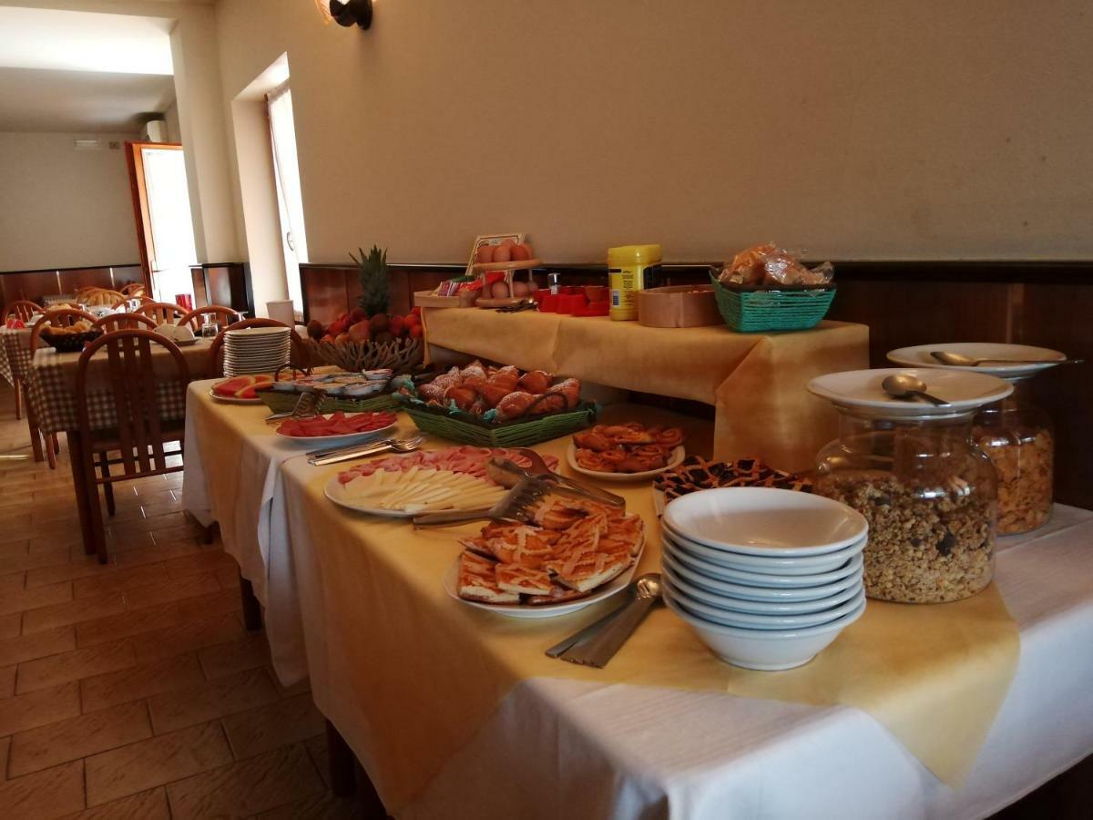 Hotel La Favorita Peschiera del Garda Esterno foto