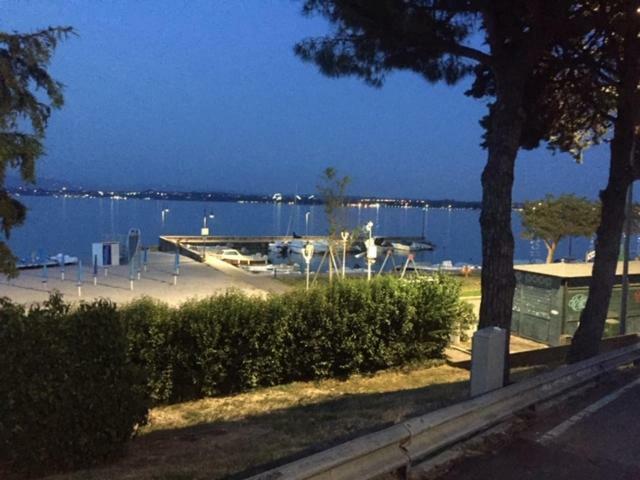 Hotel La Favorita Peschiera del Garda Esterno foto